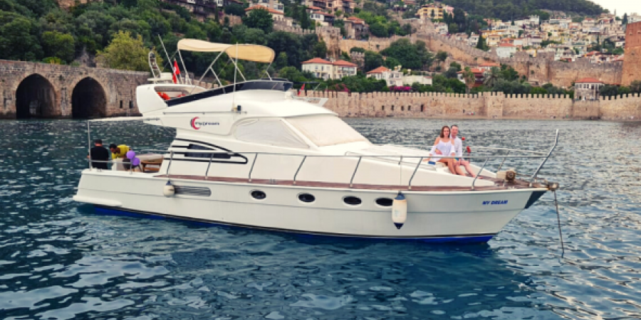 Yacht No. 8 port of Alanya