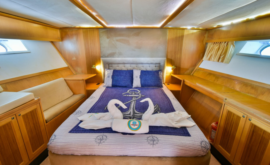 Yacht No. 5, Kemer Marina Port